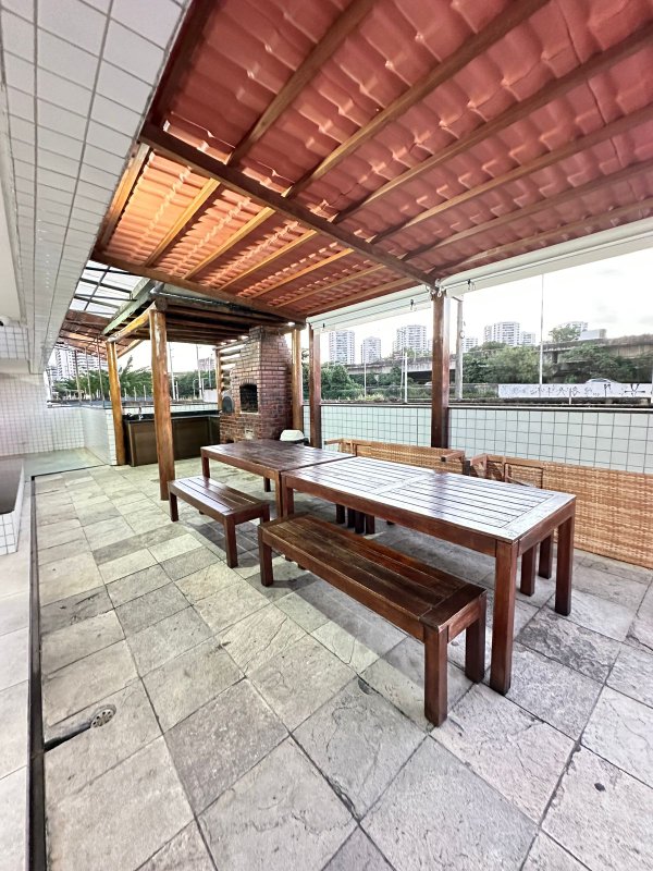 Apartamento para alugar com 3 quartos sendo uma suíte, 77m² área por R$ 4.200,00 Rua Amaro Albino Pimentel Recife - 