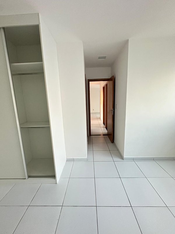 Apartamento para alugar com 3 quartos sendo uma suíte, 77m² área por R$ 4.200,00 Rua Amaro Albino Pimentel Recife - 