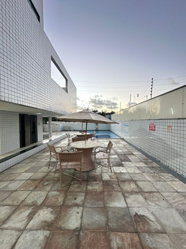 Apartamento para alugar com 3 quartos sendo uma suíte, 77m² área por R$ 4.200,00 Rua Amaro Albino Pimentel Recife - 