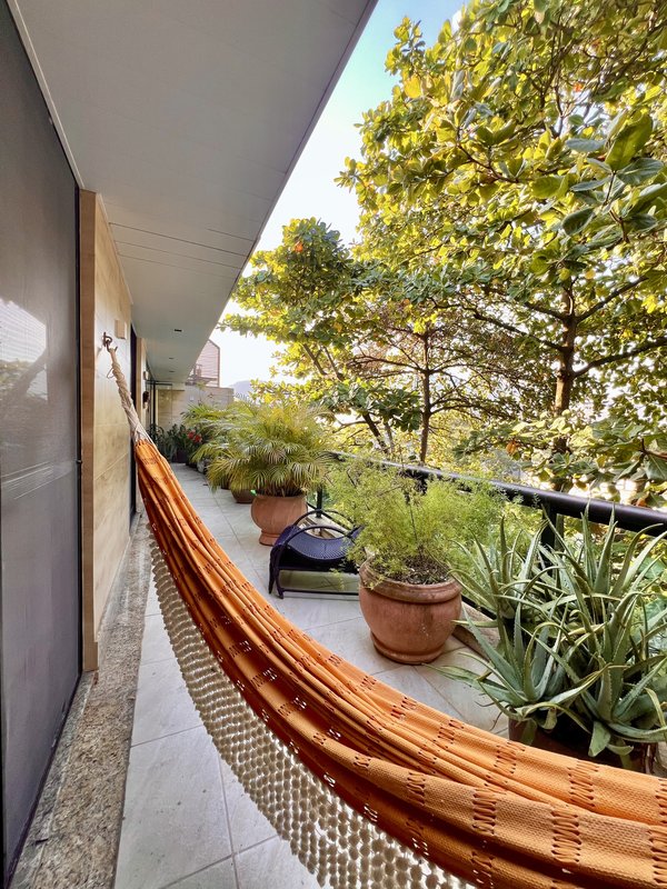 Cobertura duplex com 2 suítes no Jardim Oceânico  Rio de Janeiro - 