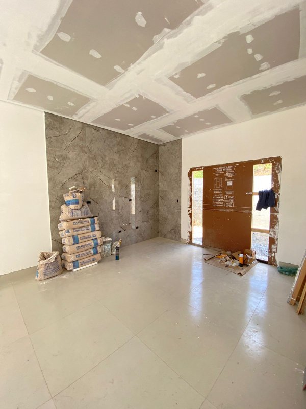 Casa Térrea de Esquina com 2 Suítes – Espaço e Conforto  Caraguatatuba - 