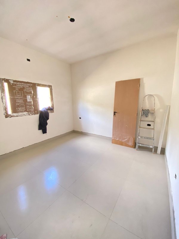 Casa Térrea de Esquina com 2 Suítes – Espaço e Conforto  Caraguatatuba - 