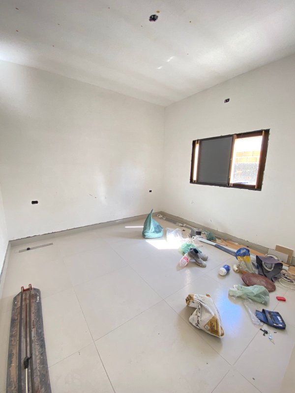 Casa Térrea de Esquina com 2 Suítes – Espaço e Conforto  Caraguatatuba - 
