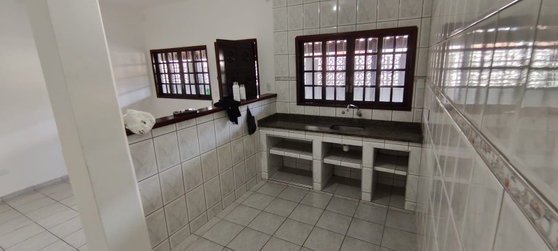 Casa Térrea com 3 Dormitórios e Churrasqueira no Caputera  Caraguatatuba - 