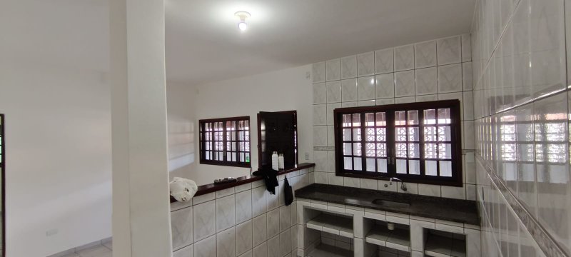 Casa Térrea com 3 Dormitórios e Churrasqueira no Caputera  Caraguatatuba - 