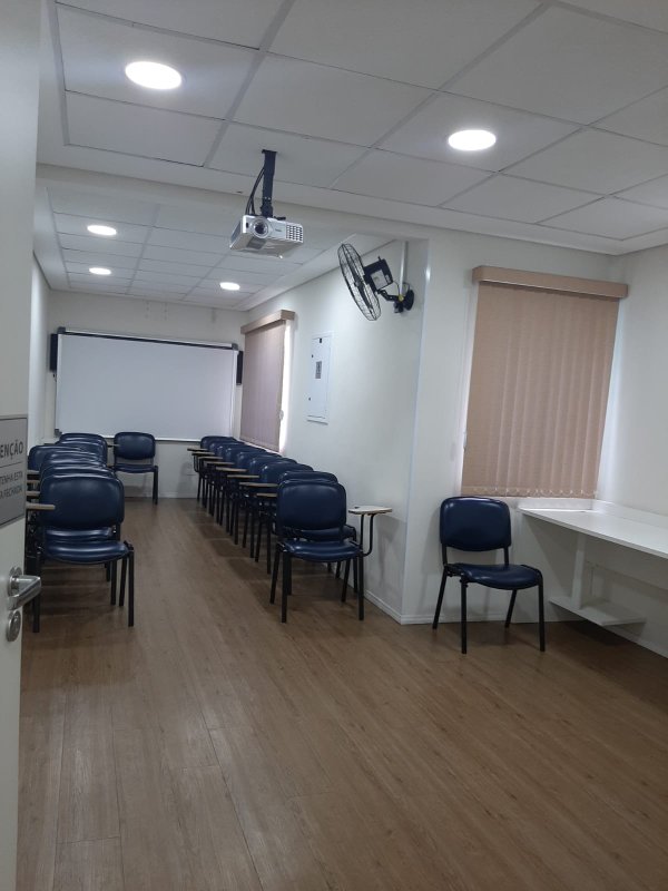 VENDE-SE EXCELENTE IMÓVEL COMERCIAL – 185m2 – ROOF TOP Rua Oscar Freire São Paulo - 
