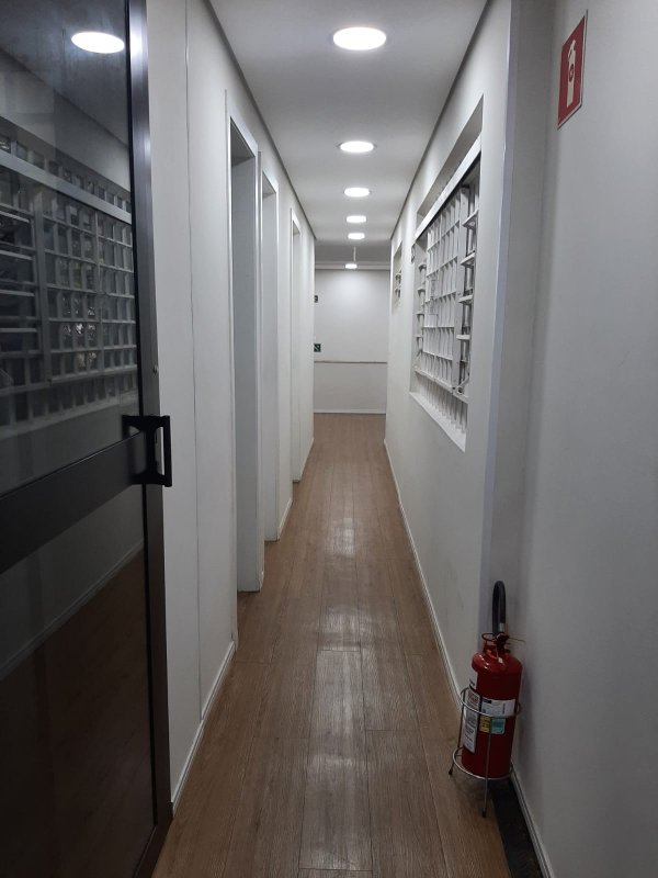 VENDE-SE EXCELENTE IMÓVEL COMERCIAL – 185m2 – ROOF TOP Rua Oscar Freire São Paulo - 