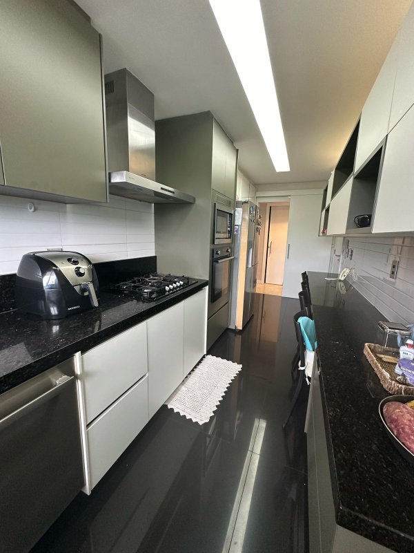 4 quartos (3 suítes). Varanda gourmet. 2 vagas de garagem. Móveis planejados Rua Le Parc Recife - 