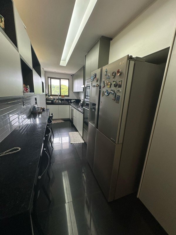 4 quartos (3 suítes). Varanda gourmet. 2 vagas de garagem. Móveis planejados Rua Le Parc Recife - 