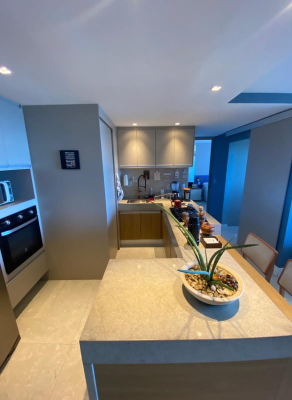APARTAMENTO 2 QUARTOS SUÍTE VARANDA GARAGEM ELEVADOR  VISTA MAR  À VENDA EM ITAPUÃ!! Rua do Vento Sul Salvador - 