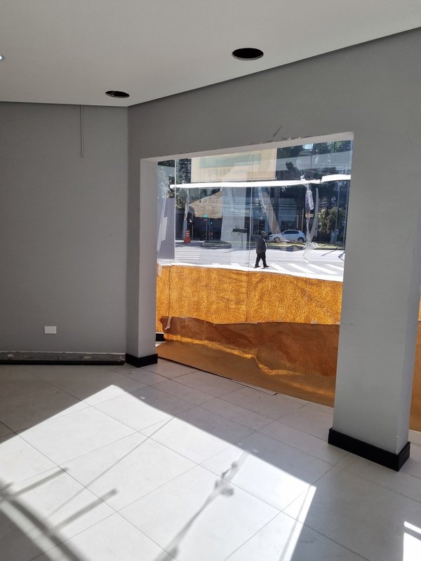 ALUGA-SE LOJA COMERCIAL 140M – EXCELENTE LOCALIZAÇÃO - PRONTA PARA SEU NEGÓCIO Avenida Engenheiro Luiz Carlos Berrini São Paulo - 