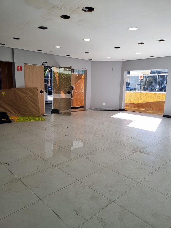 ALUGA-SE LOJA COMERCIAL 140M – EXCELENTE LOCALIZAÇÃO - PRONTA PARA SEU NEGÓCIO Avenida Engenheiro Luiz Carlos Berrini São Paulo - 