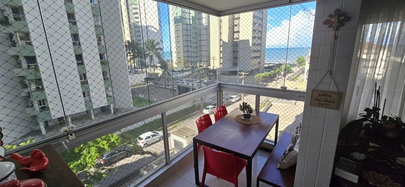 3 quartos (1 suíte). 166m². Dependêcia completa. 2 vagas de garagem. Nascente Rua Domingos Sávio Jaboatão dos Guararapes - 