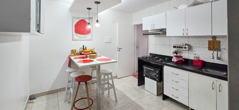 3 quartos (1 suíte). 166m². Dependêcia completa. 2 vagas de garagem. Nascente Rua Domingos Sávio Jaboatão dos Guararapes - 