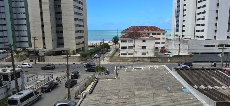 3 quartos (1 suíte). 166m². Dependêcia completa. 2 vagas de garagem. Nascente Rua Domingos Sávio Jaboatão dos Guararapes - 