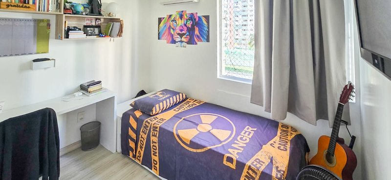 3 quartos (1 suíte). 166m². Dependêcia completa. 2 vagas de garagem. Nascente Rua Domingos Sávio Jaboatão dos Guararapes - 