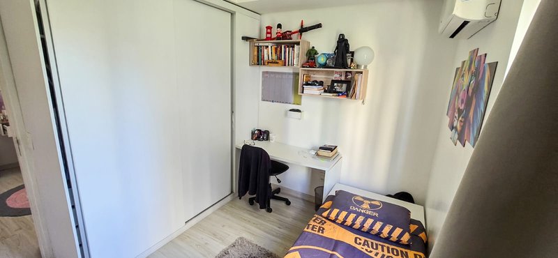 3 quartos (1 suíte). 166m². Dependêcia completa. 2 vagas de garagem. Nascente Rua Domingos Sávio Jaboatão dos Guararapes - 