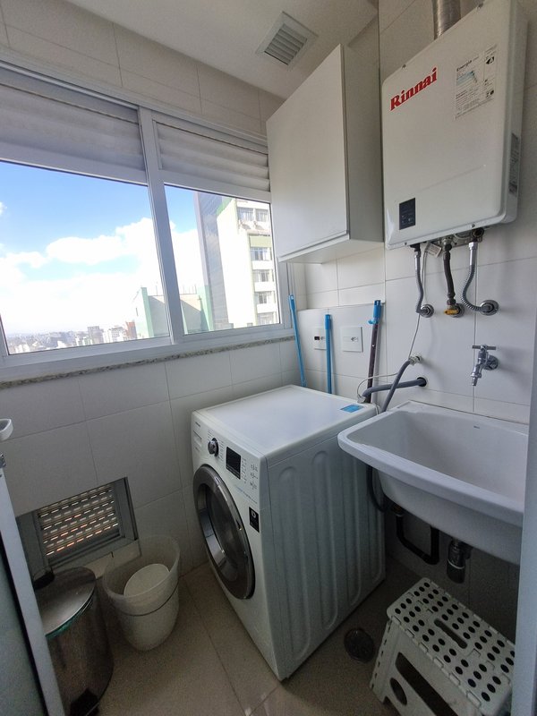 ALUGA-SE APT MOBILIADO AO LADO DAS FACULDADES MACKENZIE E FAAP - 60M2 - 1 VAGA - 2 QUARTOS Rua Dona Antônia de Queirós São Paulo - 