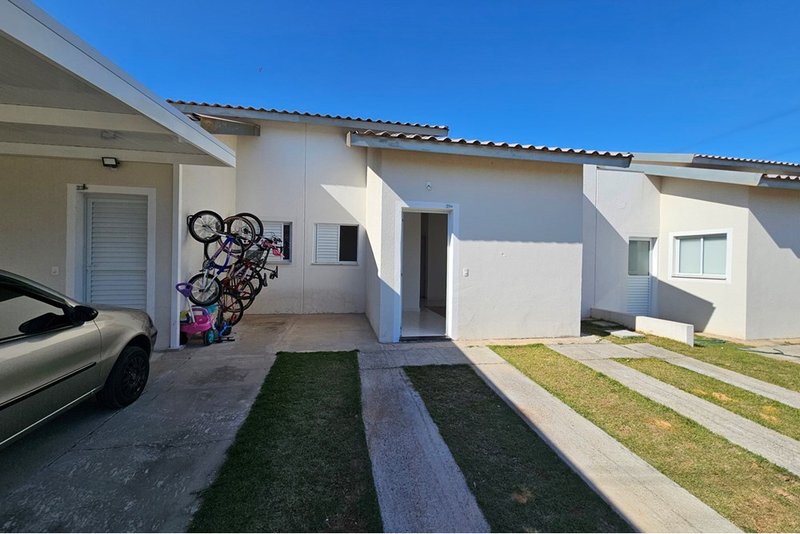 Casa térrea à venda, 58m - 369.9000 - 2 Dorm. 1 Suite -Jd. Resid. Villa Amato -Sorocaba SP Avenida Três de Março Sorocaba - 