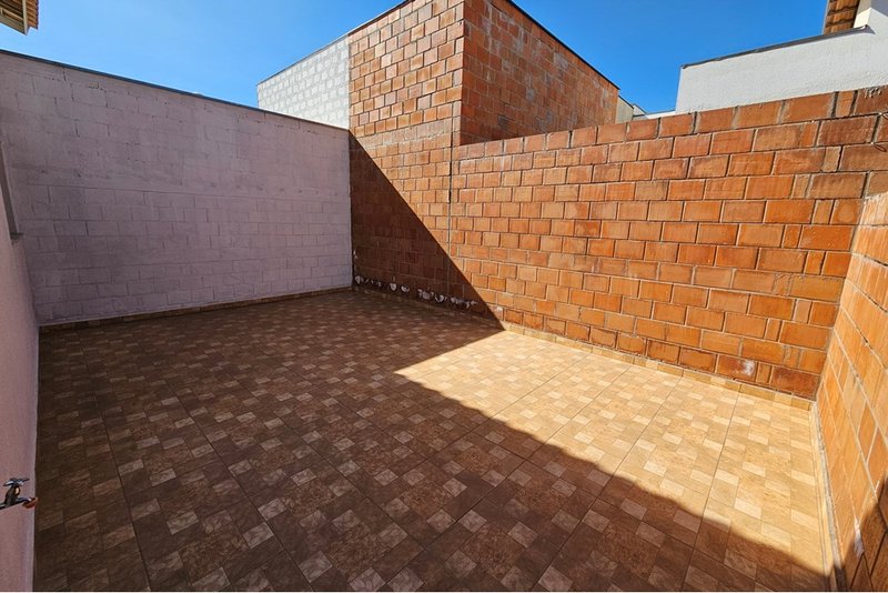 Casa térrea à venda, 58m - 369.9000 - 2 Dorm. 1 Suite -Jd. Resid. Villa Amato -Sorocaba SP Avenida Três de Março Sorocaba - 