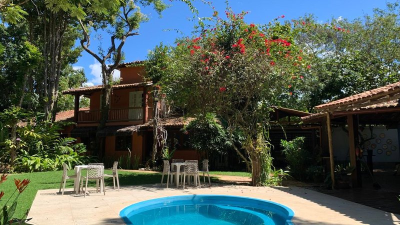 Condomínio com 5 Casas no Centro de Arraial Centro Porto Seguro - 