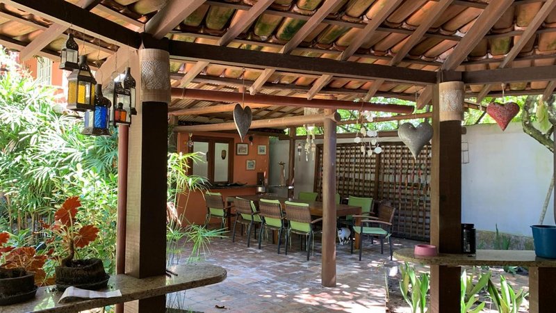 Condomínio com 5 Casas no Centro de Arraial Centro Porto Seguro - 