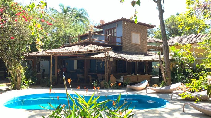 Condomínio com 5 Casas no Centro de Arraial Centro Porto Seguro - 