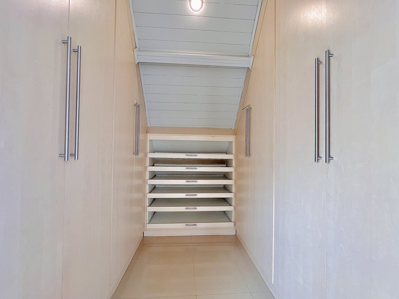 CASA ESTILO EUROPÉIA, MISTURA DE LUXO E CHARME EM MEIO À NATUREZA Alameda das Corujas Araçoiaba da Serra - 