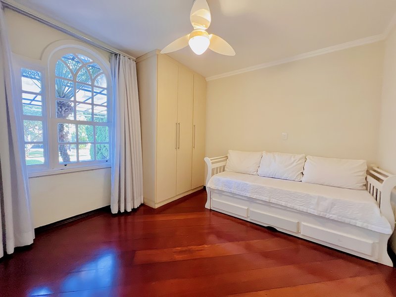 CASA ESTILO EUROPÉIA, MISTURA DE LUXO E CHARME EM MEIO À NATUREZA Alameda das Corujas Araçoiaba da Serra - 
