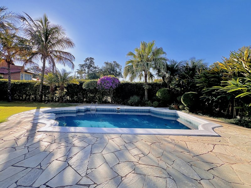 CASA ESTILO EUROPÉIA, MISTURA DE LUXO E CHARME EM MEIO À NATUREZA Alameda das Corujas Araçoiaba da Serra - 