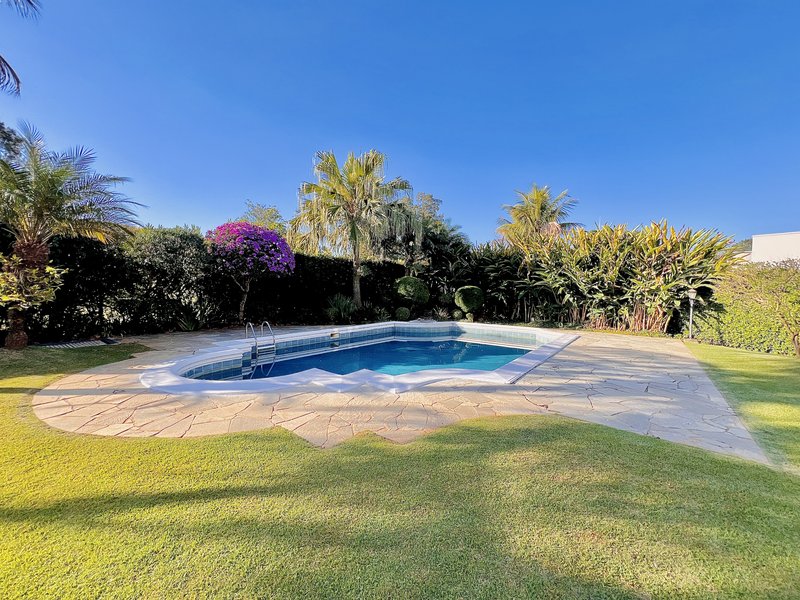CASA ESTILO EUROPÉIA, MISTURA DE LUXO E CHARME EM MEIO À NATUREZA Alameda das Corujas Araçoiaba da Serra - 