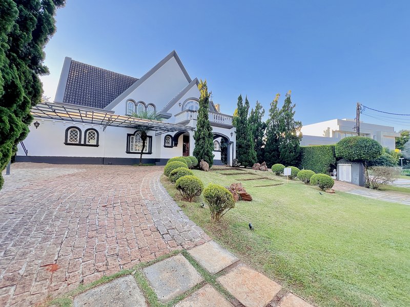 CASA ESTILO EUROPÉIA, MISTURA DE LUXO E CHARME EM MEIO À NATUREZA Alameda das Corujas Araçoiaba da Serra - 