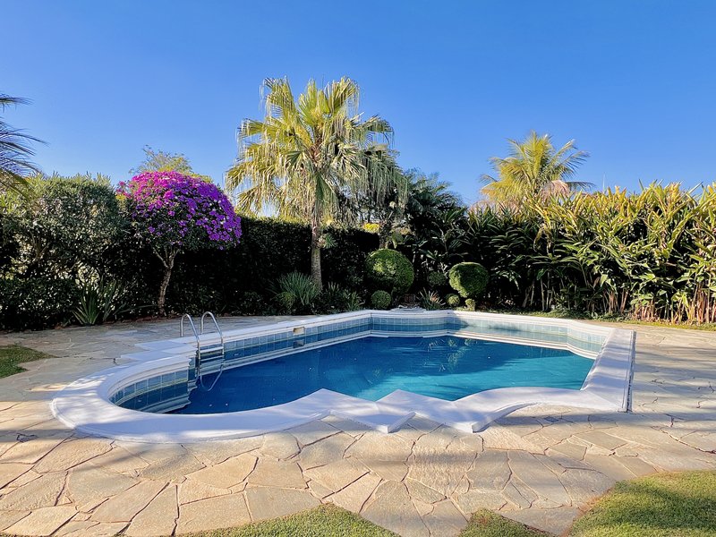 CASA ESTILO EUROPÉIA, MISTURA DE LUXO E CHARME EM MEIO À NATUREZA Alameda das Corujas Araçoiaba da Serra - 