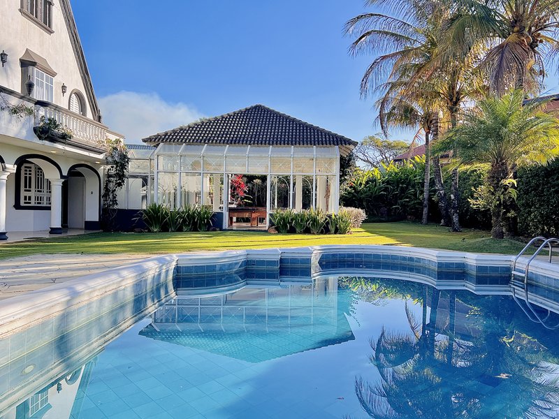 CASA ESTILO EUROPÉIA, MISTURA DE LUXO E CHARME EM MEIO À NATUREZA Alameda das Corujas Araçoiaba da Serra - 