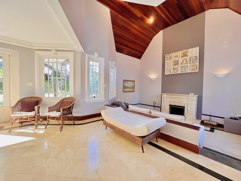 CASA ESTILO EUROPÉIA, MISTURA DE LUXO E CHARME EM MEIO À NATUREZA Alameda das Corujas Araçoiaba da Serra - 