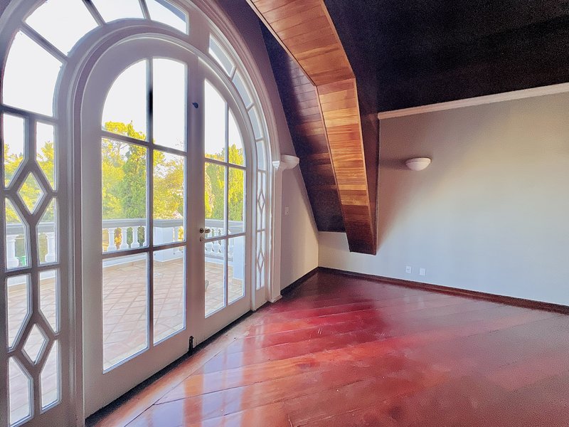 CASA ESTILO EUROPÉIA, MISTURA DE LUXO E CHARME EM MEIO À NATUREZA Alameda das Corujas Araçoiaba da Serra - 