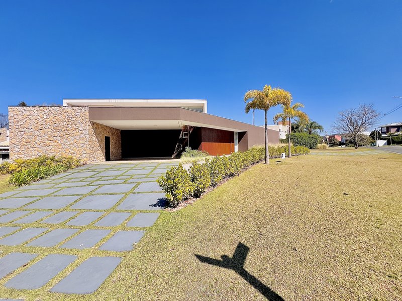 Belíssima e Aconchegante Casa Térrea Recém Reformada – Localização Privilegiada AVENIDA LAGO AZUL Araçoiaba da Serra - 