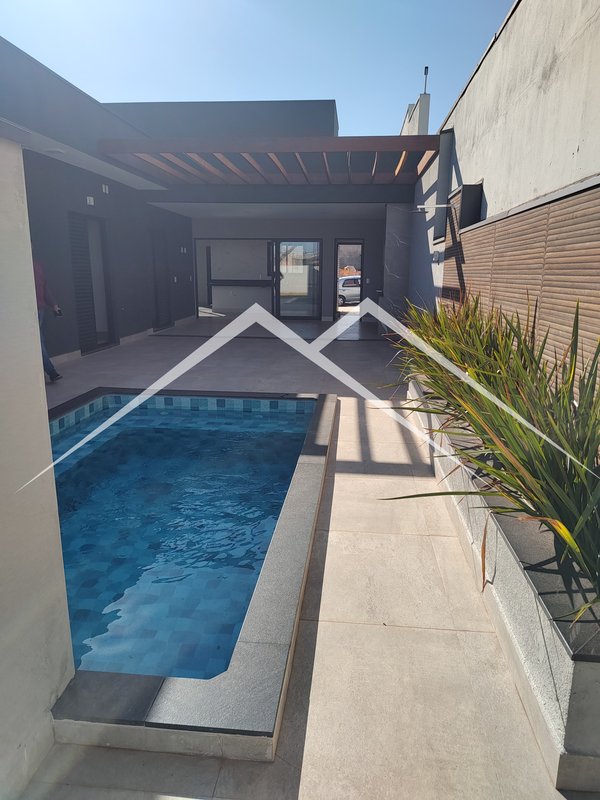🏡 Casa térrea grande e moderna, Condomínio Costa das Areias, Salto-SP  Salto - 