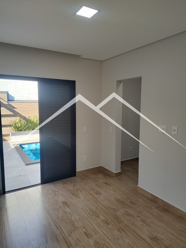🏡 Casa térrea grande e moderna, Condomínio Costa das Areias, Salto-SP  Salto - 