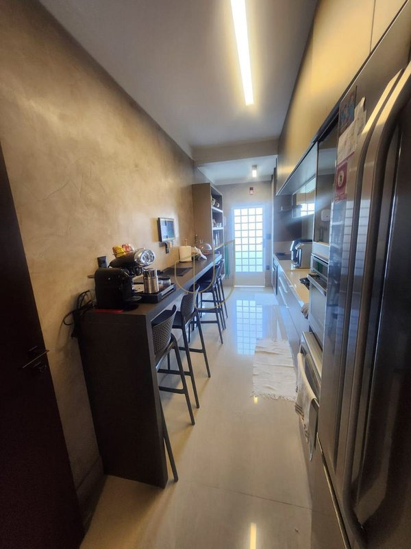 Casa com 4 Dormitórios no Bosque dos Eucaliptos  São José dos Campos - 