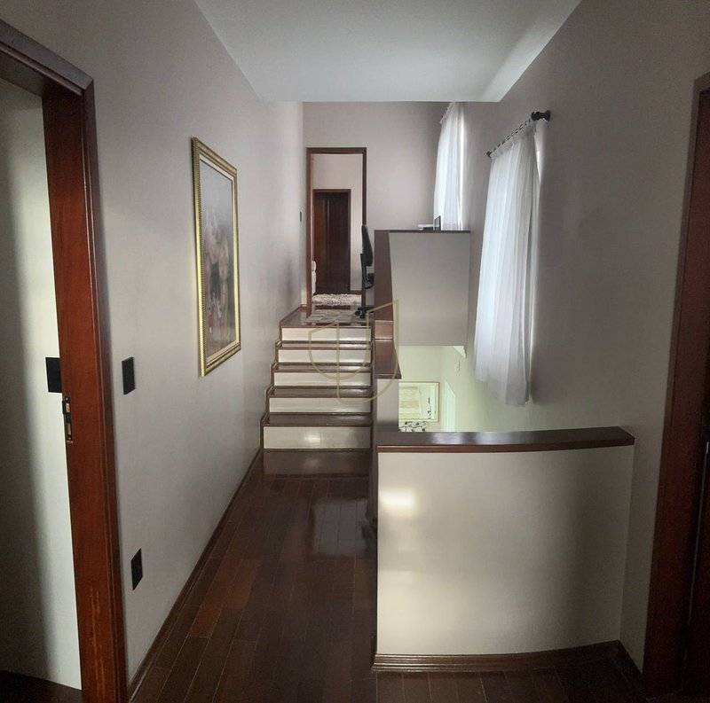 Casa com 4 Dormitórios no Bosque dos Eucaliptos  São José dos Campos - 