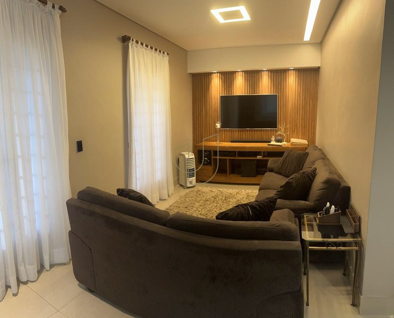 Casa com 4 Dormitórios no Bosque dos Eucaliptos  São José dos Campos - 