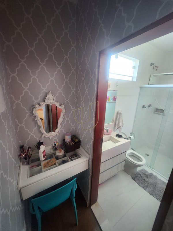 Casa com 4 Dormitórios no Bosque dos Eucaliptos  São José dos Campos - 