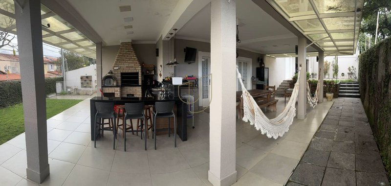 Casa com 4 Dormitórios no Bosque dos Eucaliptos  São José dos Campos - 