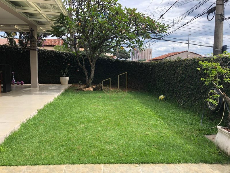 Casa com 4 Dormitórios no Bosque dos Eucaliptos  São José dos Campos - 