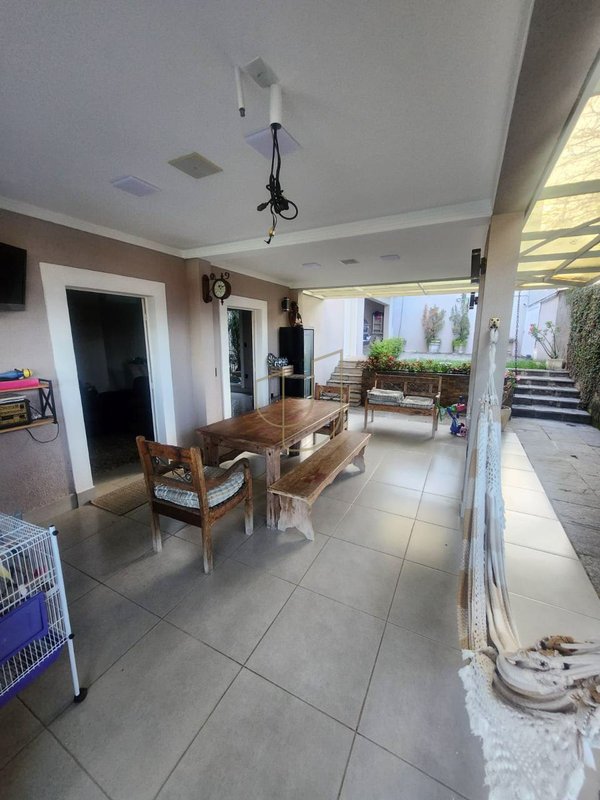 Casa com 4 Dormitórios no Bosque dos Eucaliptos  São José dos Campos - 