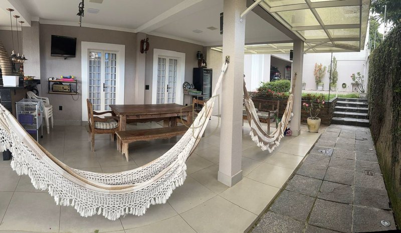 Casa com 4 Dormitórios no Bosque dos Eucaliptos  São José dos Campos - 