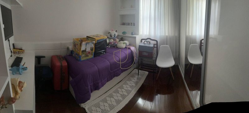Casa com 4 Dormitórios no Bosque dos Eucaliptos  São José dos Campos - 