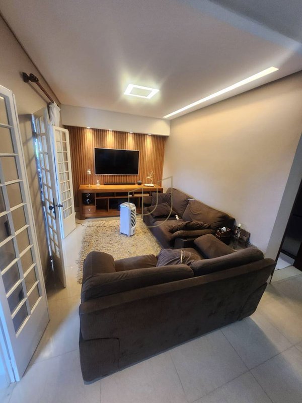 Casa com 4 Dormitórios no Bosque dos Eucaliptos  São José dos Campos - 