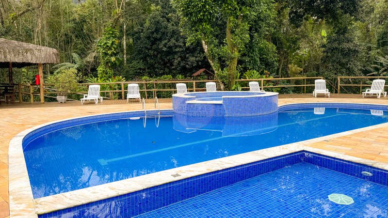 Casa em Condomínio na Praia de Juquehy - LOCAÇÃO ANUAL E DIÁRIAS  São Sebastião - 